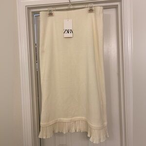 Woman’s knit skirt